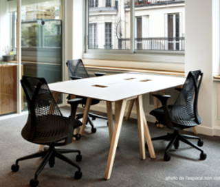 Bureau privé 17 m² 5 postes Coworking Rue d'Artois Paris 75008 - photo 2